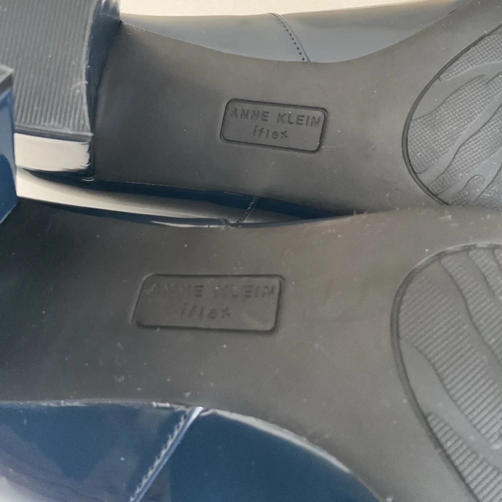 Anne Klein Navy Peep Toe Block Heel Pumps Comfort Classic Size 10M - Picture 8 of 9